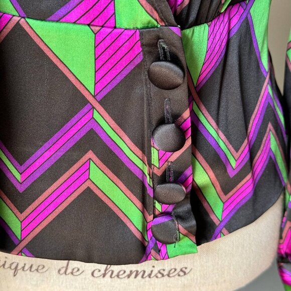 DIANE VON FURSTENBERG Stunning Wrap Wrinkle Free Silk Shirt - Size 4 - Picture 2 of 12